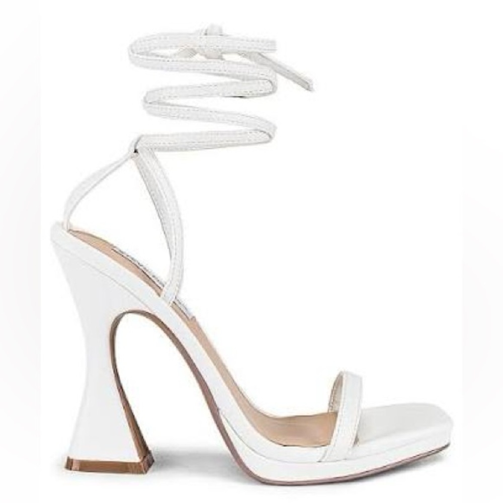 Steve Madden Lafayette Sandal in White
